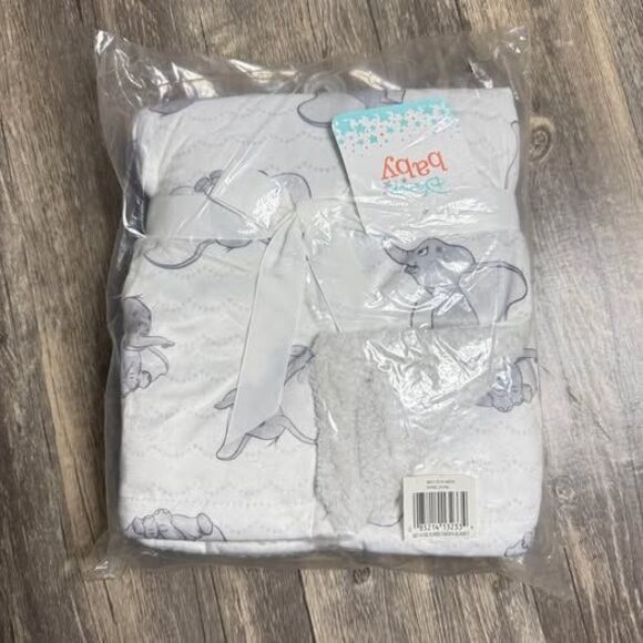 Disney Other - 30x40 Disney Dumbo Super Soft Baby Reversible Blanket